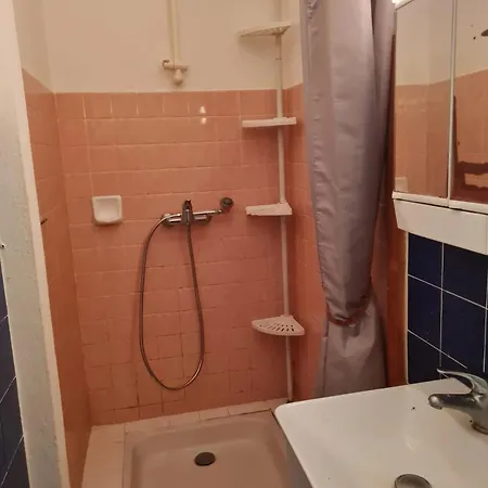 Confortable A 40 M² Avec Jardin