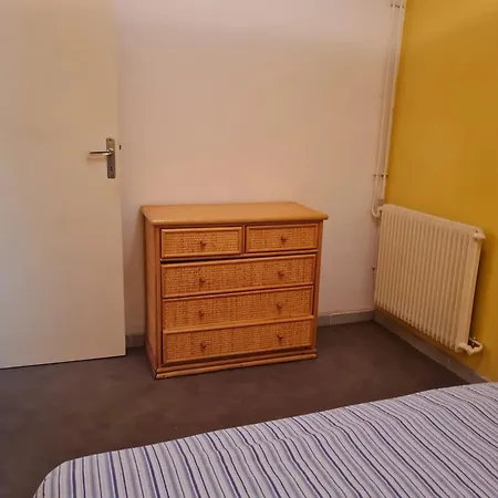 Confortable A 40 M² Avec Jardin Apartmán *